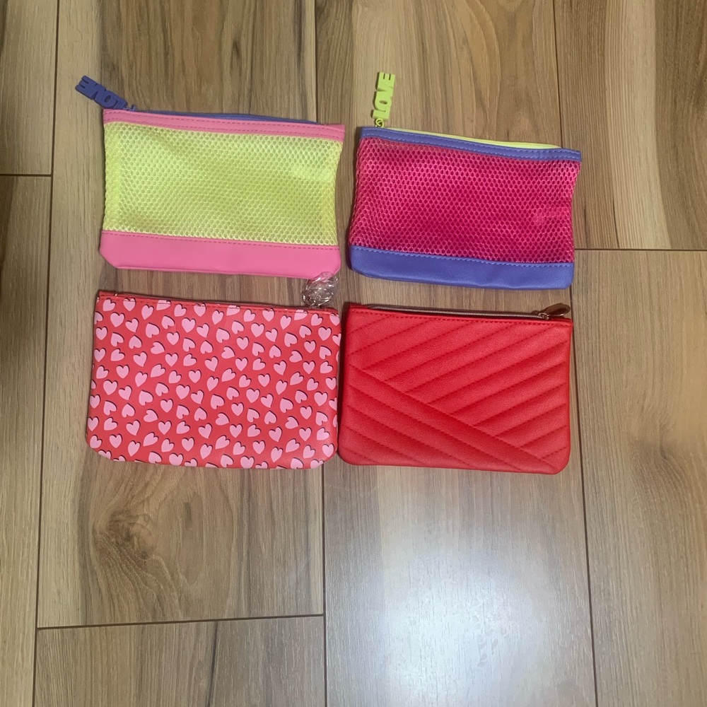 Your choice of any 2 cosmetic bag.
DM me with your selection!